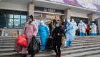 انفراجة داخل بؤرة انتشار كورونا في الصين