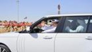 منصور بن زايد يشهد المهرجان الختامي لسباقات الهجن