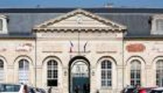 محكمة فرنسية تقضي بتسليم إيراني لواشنطن