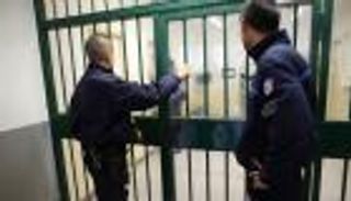 مقترح فرنسي بتعزيز مراقبة الإرهابيين المطلق سراحهم