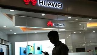واشنطن تمدد ترخيص هواوي بالعمل مع الشركات الأمريكية حتى 15 مايو