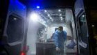 حصيلة كورونا بين مسؤولي إيران.. 55 إصابة ووفاة