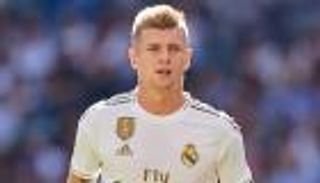 كروس يقحم مانشستر يونايتد في صراع مع بايرن ميونيخ