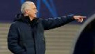 مورينيو يتجنب تصريحاته المعتادة بعد الخسارة من لايبزيج