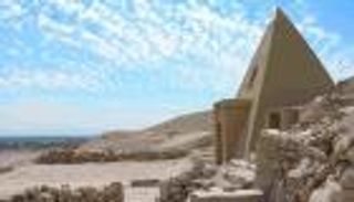 بناة الأهرامات والمقابر.. سر النهضة المعمارية في مصر القديمة