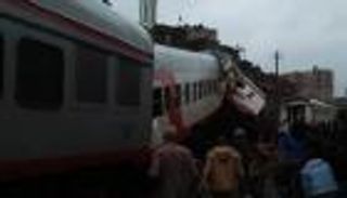 إصابة 13 في تصادم قطارين بمصر.. ولا وفيات