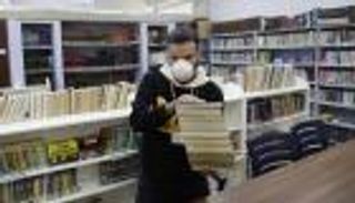 أدباء: كورونا أرض خصبة لكتابات "نهاية العالم"