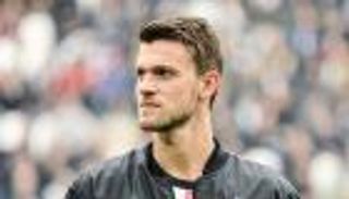 بعد روجاني.. كورونا يهدد لاعبا جديدا من يوفنتوس