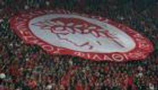 جماهير أولمبياكوس غاضبة بعد المنع الأوروبي