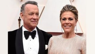الممثل الأمريكي توم هانكس وزوجته الممثلة ريتا ويلسون