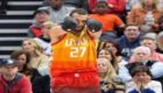 بعد استهزائه بالمرض.. كورونا يعاقب لاعب سلة فرنسي