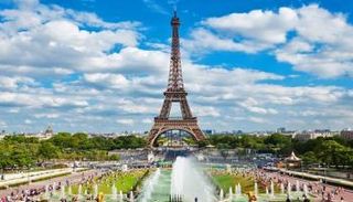 برج إيفل - إرشيفية