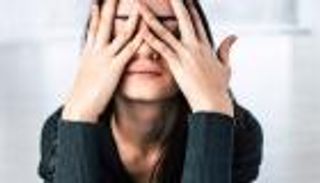القلق.. أسبابه وأعراضه وكيفية التخلص منه