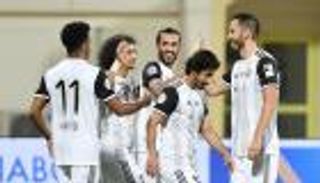 عموري يقود الجزيرة لهزيمة العين بالدوري الإماراتي