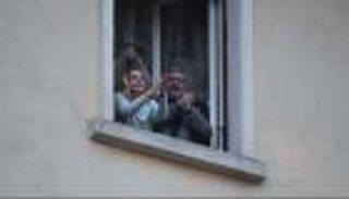 الغناء وسيلة الإيطاليين لمواجهة الحجر الصحي