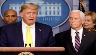 ترامب ونائبه خلال مؤتمر صحفي- أرشيفية