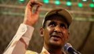 حميدتي يتعهد بفتح الحدود أمام السودانيين العالقين بمصر