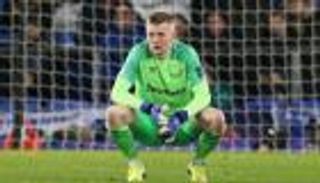 بيكفورد يتجاهل قرار إيفرتون ويحضر نزال ملاكمة