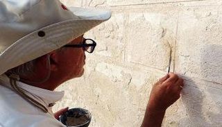 الذكاء الاصطناعي لحل مشاكل الماضي والحاضر