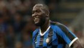 ثلاثية لوكاكو تقود إنتر لفوز إلكتروني على ساسولو