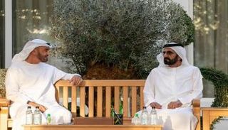 الشيخ محمد بن راشد آل مكتوم والشيخ محمد بن زايد آل نهيان 