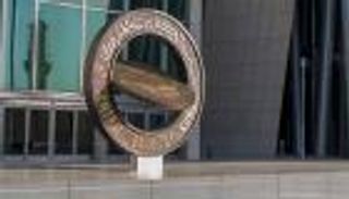 لتخفيف آثار كورونا.."الكويت المركزي" يصدر تعليمات مهمة بشأن العملاء 