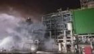 حريق يغلق مجمعا ضخما للتكرير والبتروكيماويات في ماليزيا