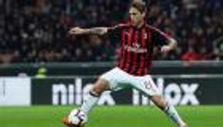 لاعب ميلان ينتقد تعامل إيطاليا مع فيروس كورونا