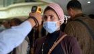 بعد إشادة "الصحة العالمية".. صحفي "نيويورك تايمز" يحذف تغريدته عن كورونا بمصر