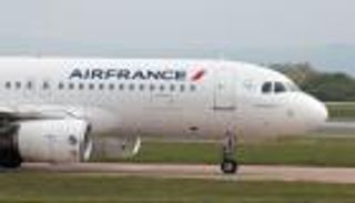 شركات الطيران الأوروبية تخفض رحلاتها بنسبة 90%.. كورونا السبب