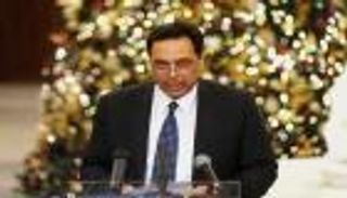 لبنان يغلق مطار الحريري ويدعو مواطنيه لالتزام منازلهم