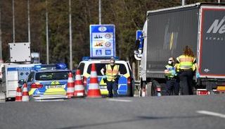 ضباط الشرطة الألمانية على الحدود مع النمسا - أ.ف.ب