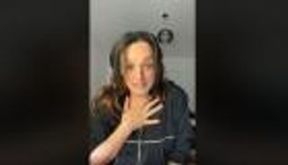 مي الخرسيتي تبكي بسبب كورونا