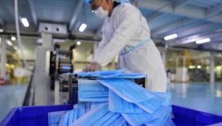 مصنع كمامات طبية - أرشيفية