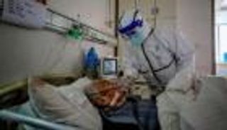 مصر  تخفض العاملين في المصالح الحكومية لمواجهة كورونا