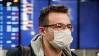 كورونا يغلق مدارس موسكو ويوقف المناسبات العامة