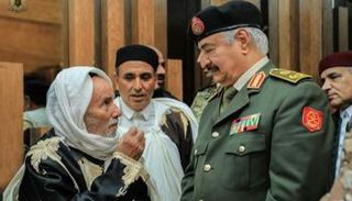 المشير حفتر مع شيوخ القبائل