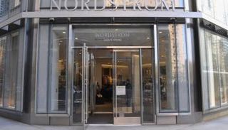 أحد المتاجر وهو خال من الزبائن في العاصمة النيوزيلندية