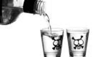 وفيات التسمم الكحولي 5 أضعاف ضحايا كورونا بمحافظة إيرانية