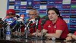 مدرب مصر السابق يساعد 4 أسر متضررة من كورونا