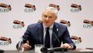 تداعيات كورونا.. فرنسا تضخ 45 مليار يورو لمساعدة الشركات والعمال