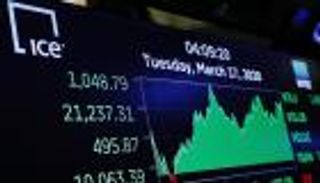 وول ستريت تنتعش بدعم تحرك "المركزي الأمريكي"