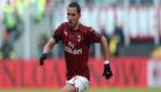 الجزائري بن ناصر حجر أساس ميلان الجديد