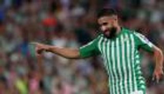 فقير يخطف أنظار رئيس ريال مدريد