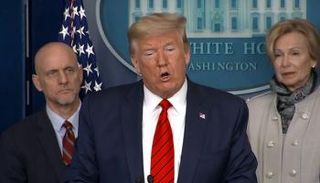 خلال المؤتمر الصحفي للرئيس الأمريكي