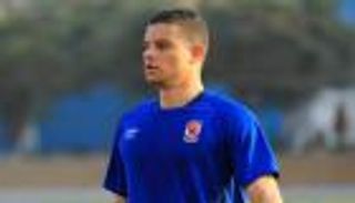 مدافع الأهلي المصري ينضم لمحاربي كورونا