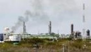 النفط يرتفع 10% ويوقف 3 أيام من الهبوط