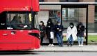 ارتفاع إصابات كورونا ببريطانيا إلى 3269.. والوفيات 144