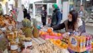 تداعيات كورونا في إيطاليا.. إفراط بالطعام لمواجهة الملل