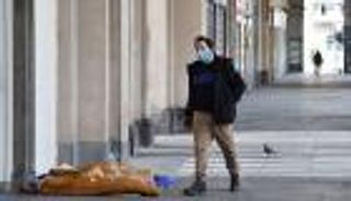 ومن الحب ما قتل.. كورونا يكشف خيانة زوج بريطاني